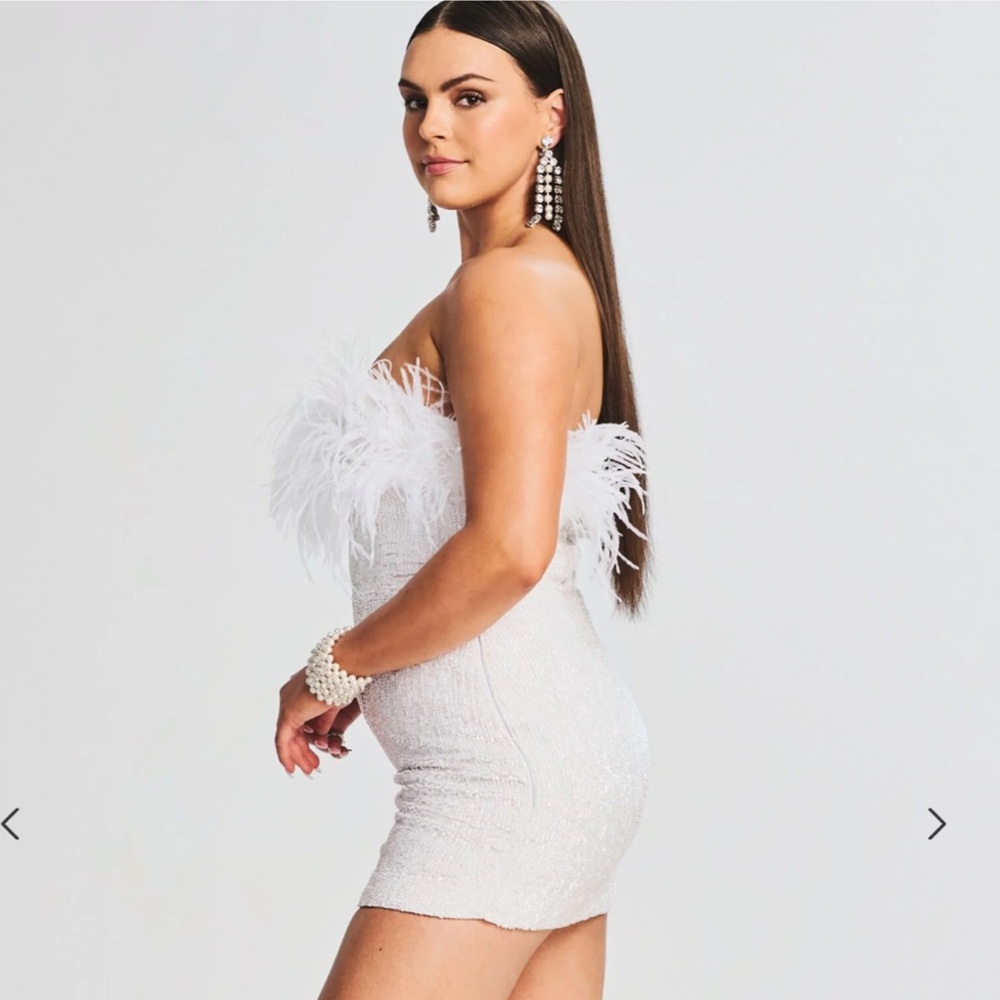 Retrofete NWT XXLarge White Sequin Feather Strapless Torin Dress - Picture 3 of 14